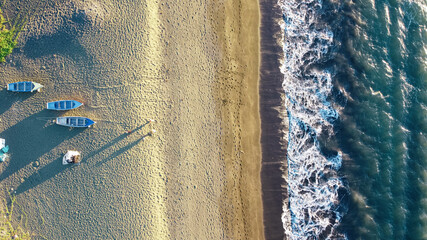 Vue de drone sur une plage tropicale