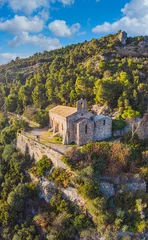 Zelfklevend Fotobehang Luchtmening van San Lorenzo-kerk, Varigotti, Savona, Italië. © EyesTravelling