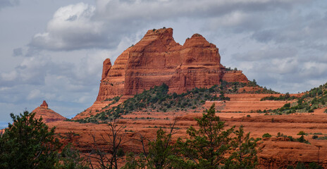 The Teapot rock in Sedona, with Moose Butte partially obscured behind it. This view is from Schnebly Hill Road.