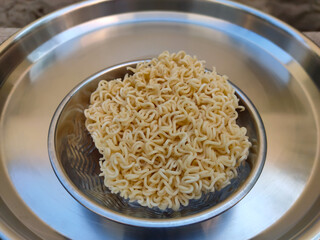 instant noodles in the steel plate. 
