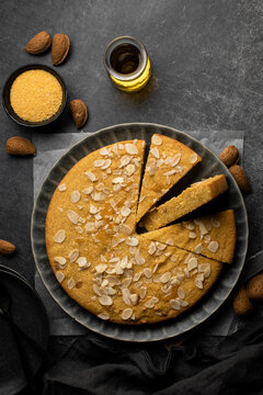 g&acirc;teau moelleux fait maison &agrave; la semoule polenta amande et raisins secs