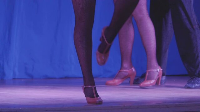 Dancing legs in slow motion 180fps