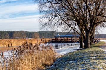 Łagodna zima w miasteczku Supraśl na Podlasiu, Polska