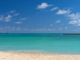 Fototapeta na wymiar ハワイ、オアフ島、穏やかな日のカイルアビーチ