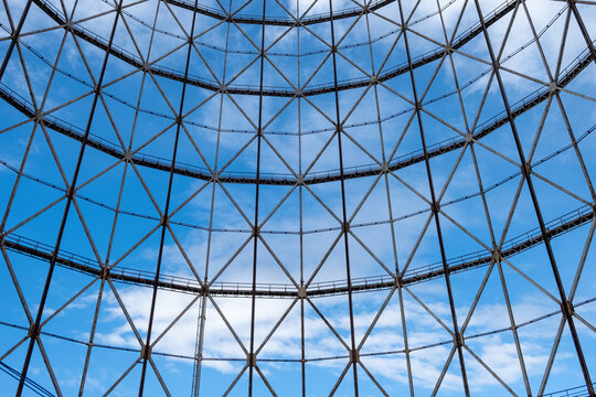 Costruzione in metallo di un gasometro