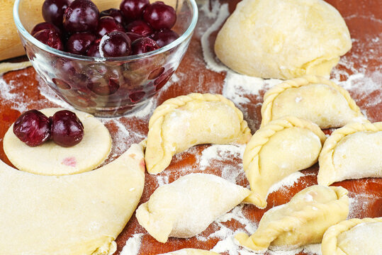 Preparation of traditional ukrainian cherry damplings