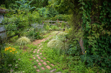 イングリッシュガーデンの小道

