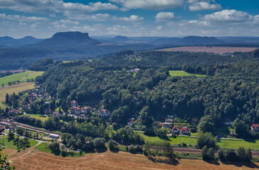 Aussicht ins Elbsandsteingebirge in Sachsen Deutschland
