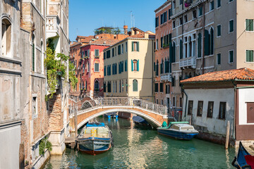 Fototapeta na wymiar Colorful houses in Venice, Italy