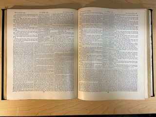 Obraz premium Studying John 3 at my Desk