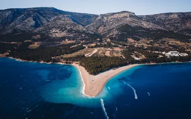 Papier Peint photo autocollant Plage de la Corne d'Or, Brac, Croatie La plus célèbre belle plage d& 39 Europe : la plage de Zlatni rat à Bol, île de Brac, Croatie