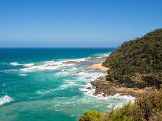 Fototapeta na wymiar Rocky shore between Blanket Bay and Parker Inlet - Great Ocean Walk, Victoria, Australia