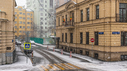 First heavy snowfall in the city