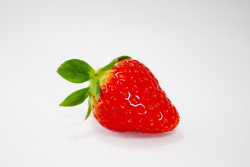 おいしそうないちご1個（スタジオ撮影）
