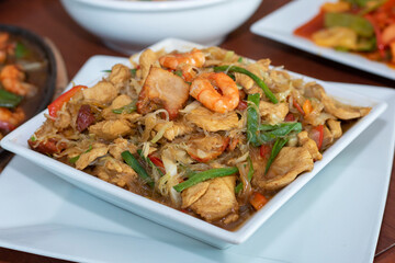 Tallarín Saltado
