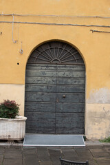 Fototapeta na wymiar lucca Piazza Anfiteatro - amazing place