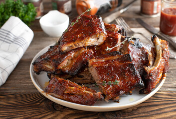 Spareribs, honey glazed with barbecue sauce 