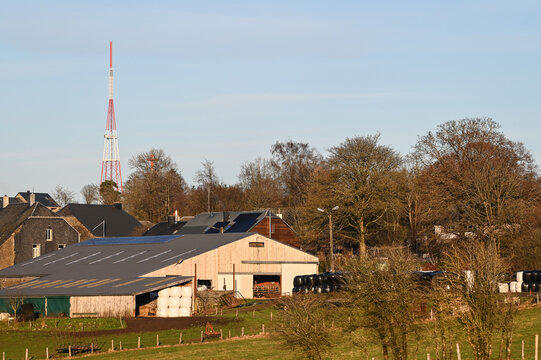 Belgique Wallonie Ardenne Gaume Louftemont village antenne relais t&eacute;l&eacute;vision onde 