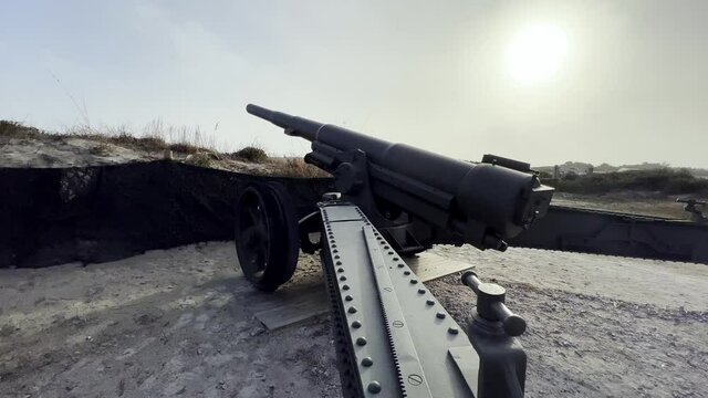 howitzer cannon defends fort macon near beaufort nc, north carolina