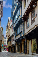 Obraz premium Morlaix. Rue du centre historique de la ville. Finistère. Bretagne 
