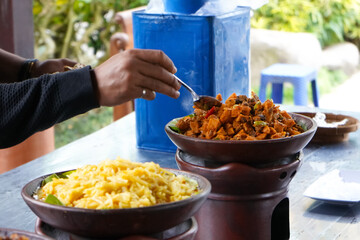 Various kinds of menus are served in  buffet manner which is usually at a meeting, party, wedding or family gathering. Traditional culinary like chicken, fish, tempeh, tofu, potato, vegetable and egg.