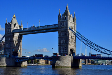 Plakat London; England - october 21 2021 : the Tower Bridge