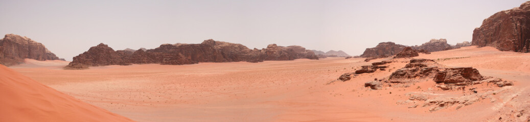 Fototapeta na wymiar Panorama – Wadi Rum