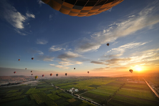 Fototapeta Vuelo en globo sobre Luxor