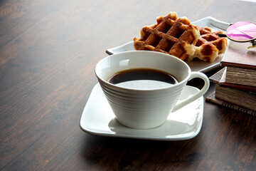 落ち着いた雰囲気の部屋でコーヒーブレイク