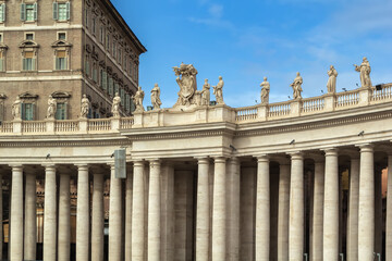 Fototapeta na wymiar St. Peter's Square colonnades, Vatican