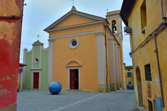 cityscape of Ghizzano, a small colorful village in the municipality of Peccioli in Pisa, Tuscany, Italy
