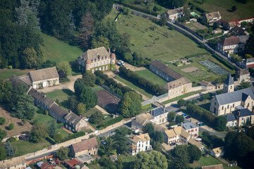 Fototapeta premium vue aérienne du château de Tilly dans les Yvelines en France