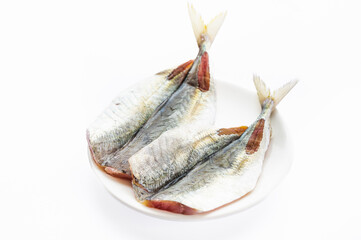 腹開きのアジ