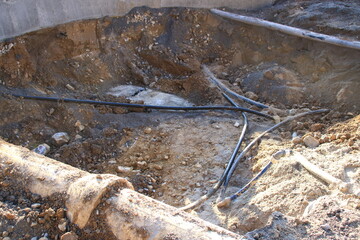 Versorgungsleitung in einer Baugrube