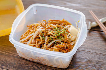 レンチン調理のもやし焼きそば