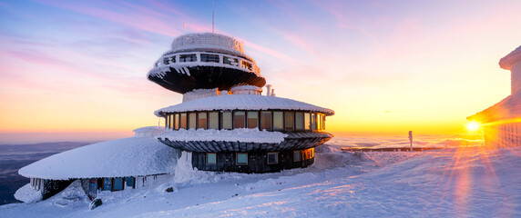 Winter landscape of Sniezka mountain in Poland © Piotr Krzeslak
