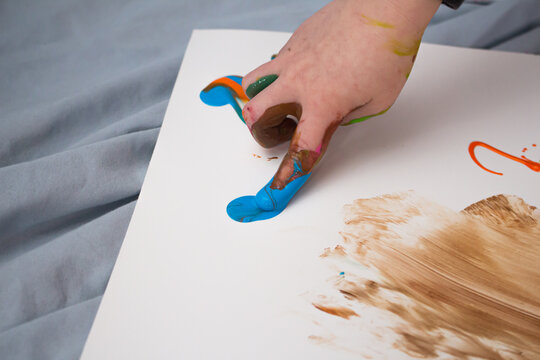 messy hands color playing kid toddler fun creative fingers