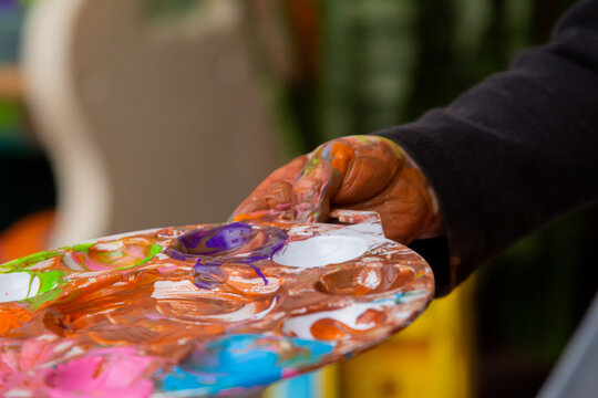 messy hands color playing kid toddler fun creative fingers