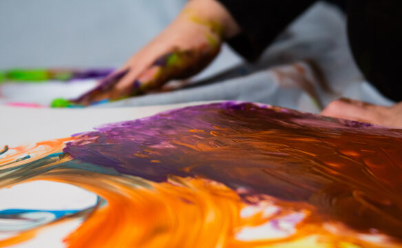 messy hands color playing kid toddler fun creative fingers
