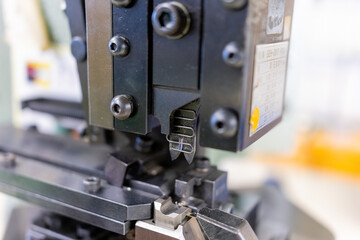 【工業】プレス機・圧着機【製造】