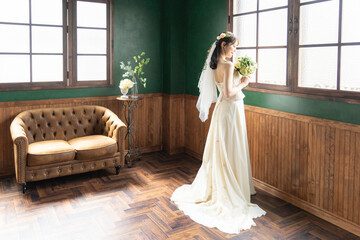 ウェディングドレスを着た花嫁 - obrazy, fototapety, plakaty