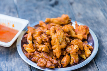 snack plate of assorted pakora's