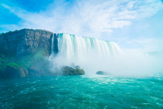 Beautiful Spring Views of Niagara Falls © JiaHui Lian