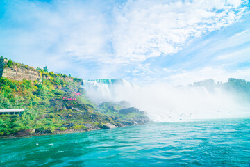 Fototapeta na wymiar Beautiful Spring Views of Niagara Falls