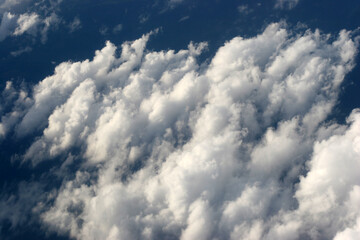 Fototapeta na wymiar Über den Wolken muss die Freiheit wohl grenzenlos sein