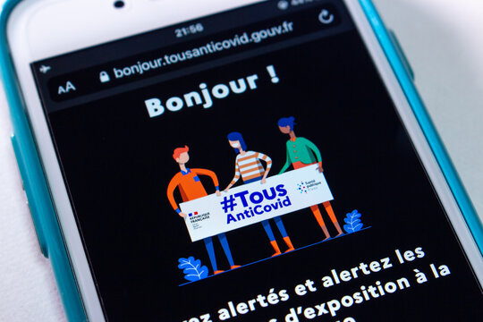 Kumamoto, JAPAN - Oct 20 2021 : Closeup TousAntiCovid website on iPhone screen. TousAntiCovid is a contact tracing app for monitoring the spread of the COVID-19 pandemic in France.