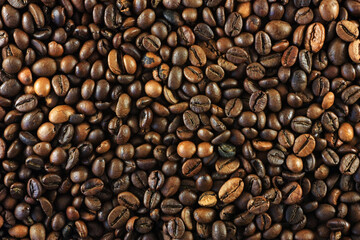 Obraz premium Dark roasted brown coffee beans