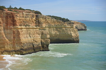 Fototapeta na wymiar cliffs in the Algarve, Portugal