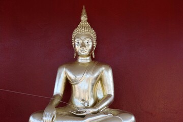 golden buddha statue