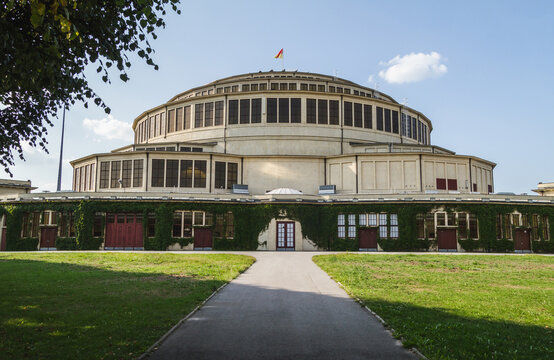 Centennial Hall (Hala Stulecia or Hala Ludowa Wroclaw). Historic indoor arena, entertainment and sports building, multi-purpose venue on August 18, 2018 in Wrocław, Poland.